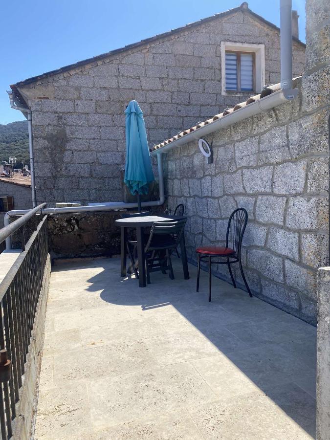 Bel Appartement Au Coeur Du Village De Sartene Eksteriør billede