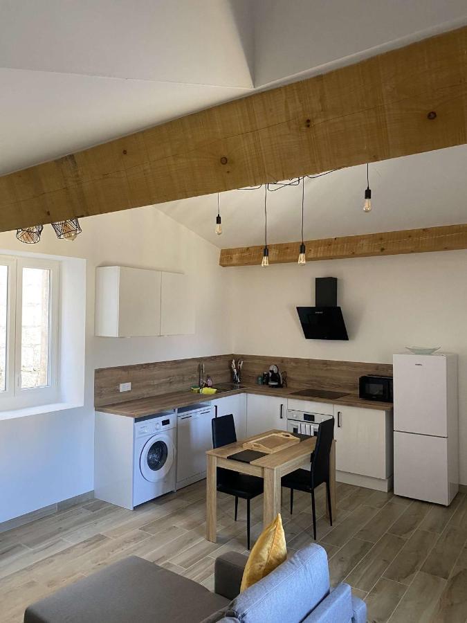 Bel Appartement Au Coeur Du Village De Sartene Eksteriør billede
